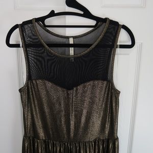 Metallic Gold Sleeveless Maxi Dress